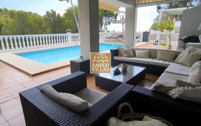 Preciosa i acogedora villa con apartamento de invitados.